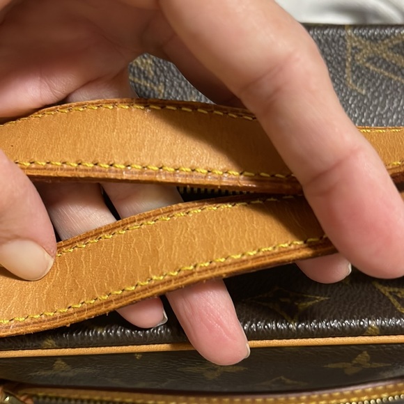 LOUIS VUITTON Cite Shoulder Bag - Picture 12 of 16